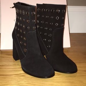 !!BRAND NEW!! Women’s Chinese Laundry Booties